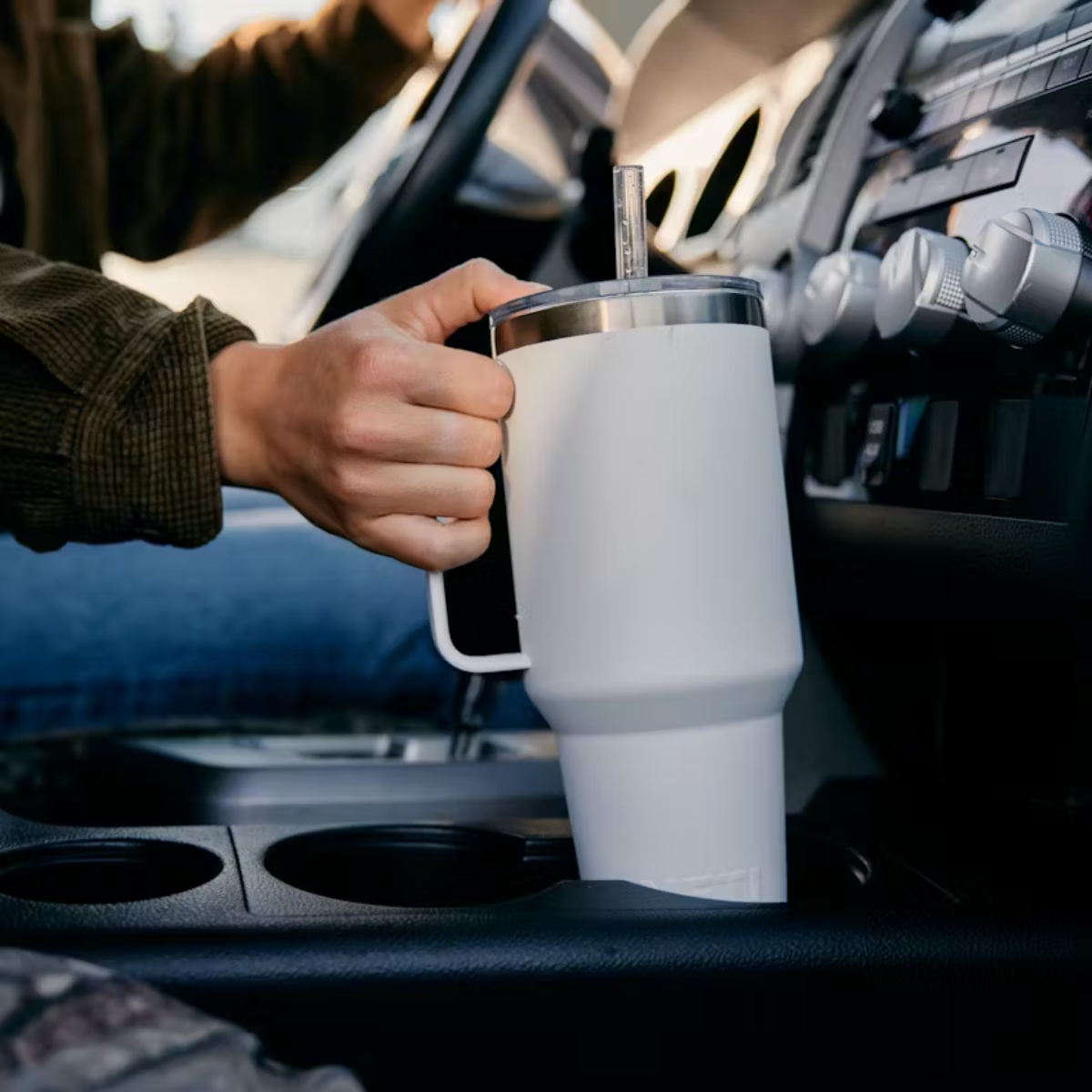 YETI RAMBLER STRAW MUG 42 OZ