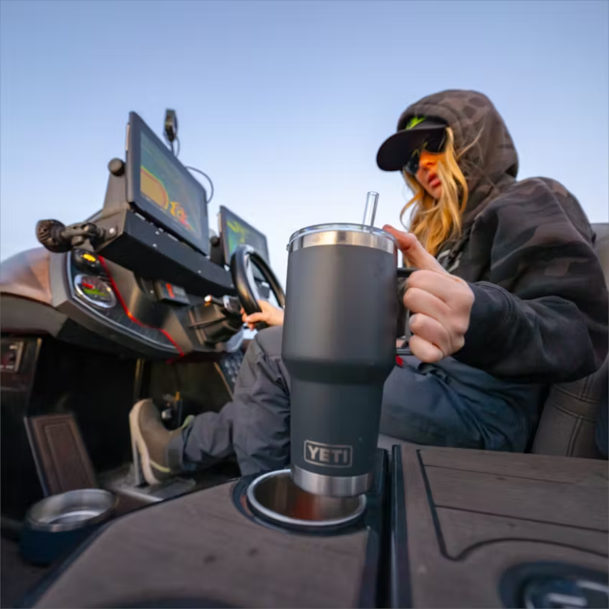 YETI RAMBLER STRAW MUG 35 OZ