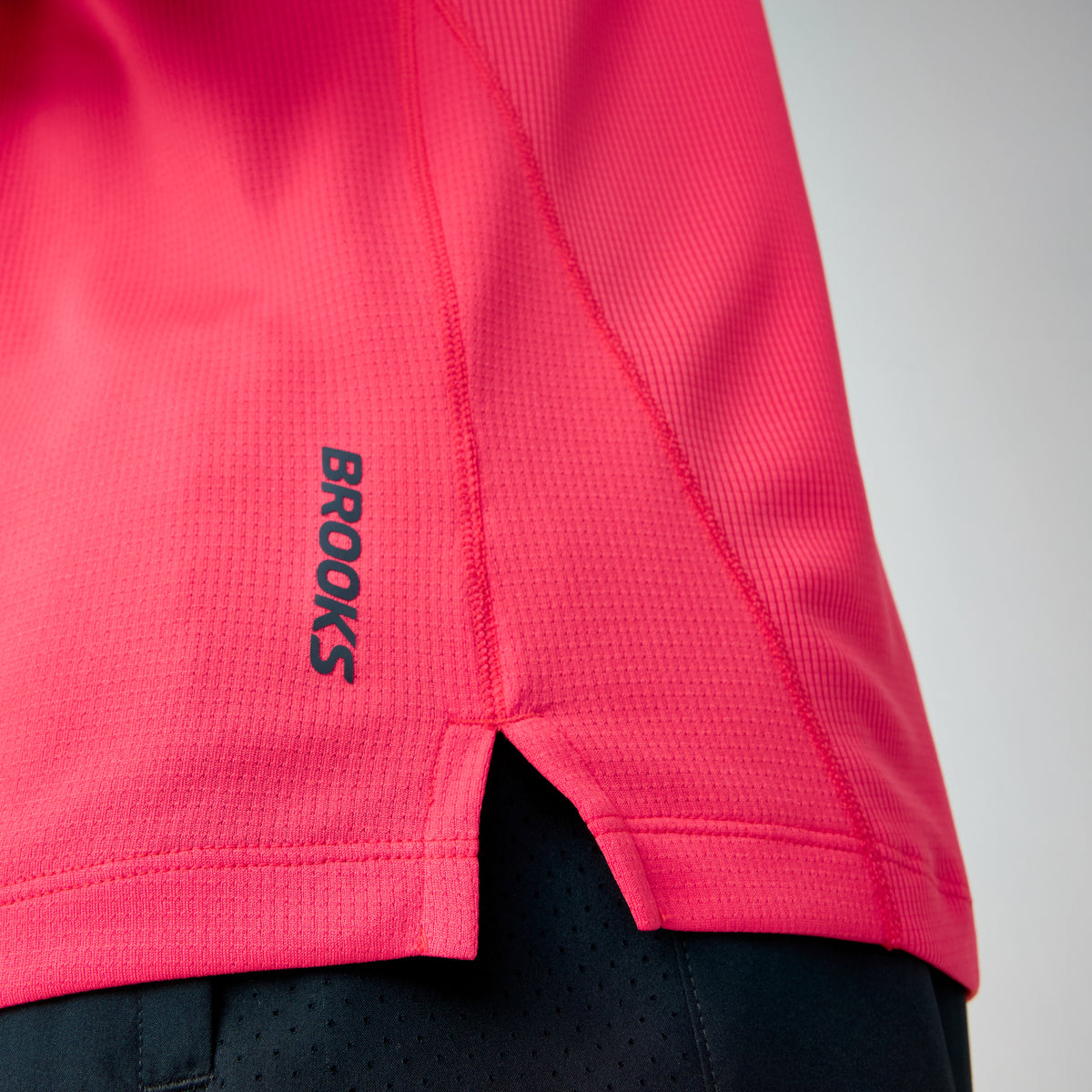 BROOKS DASH SLEEVE SUETER MEN