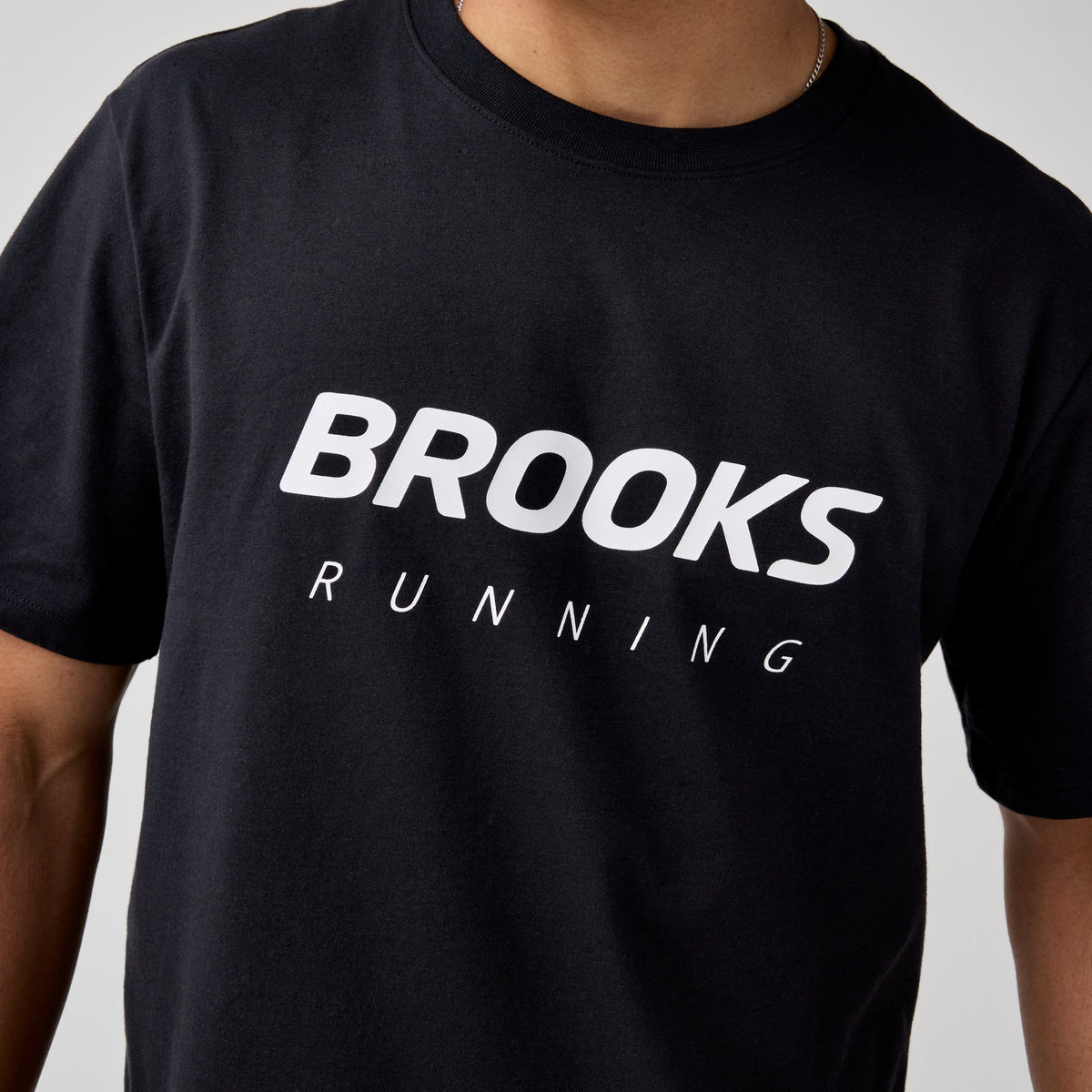 BROOKS GRAPHIC SLEEVE SUETER MEN
