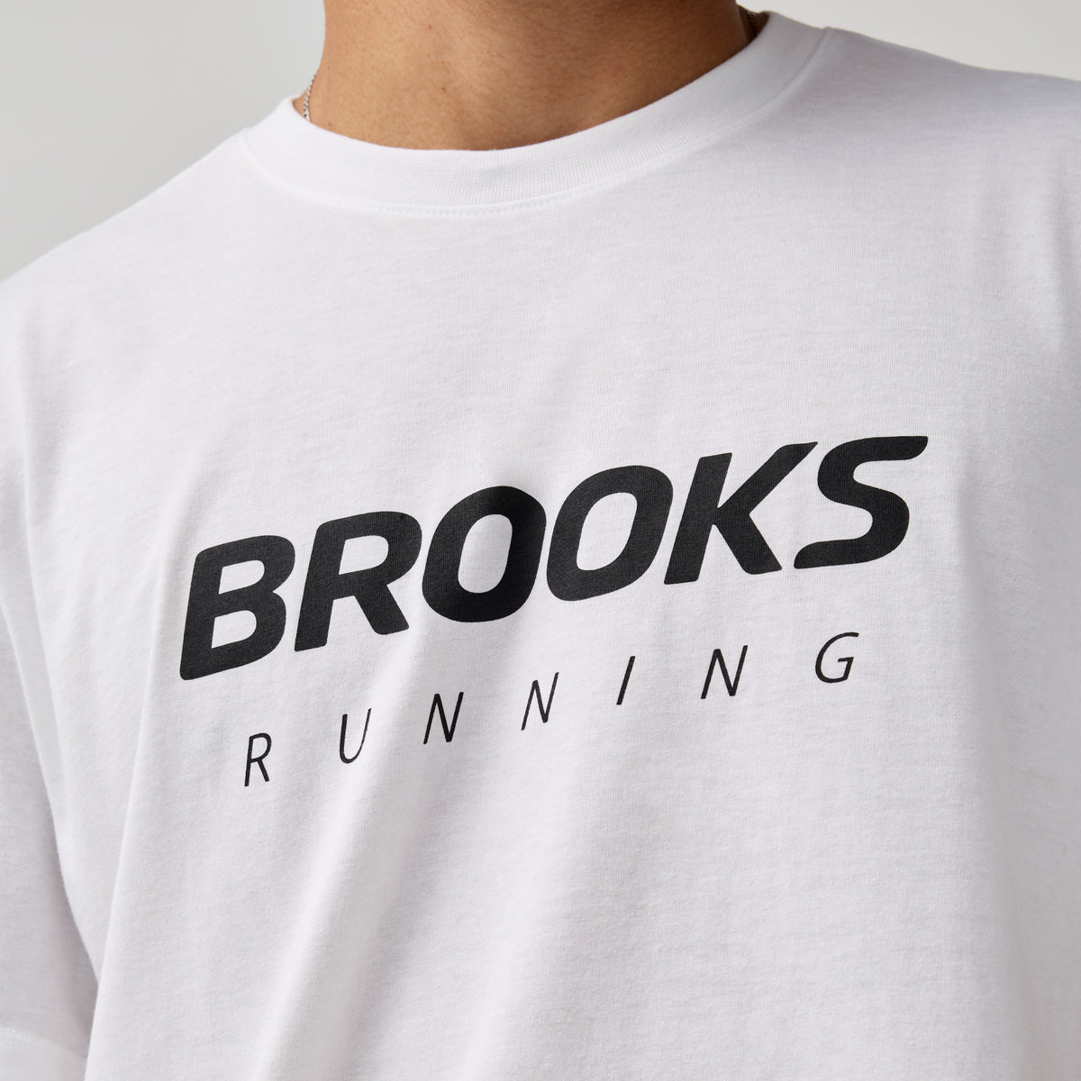 BROOKS GRAPHIC SLEEVE SUETER MEN