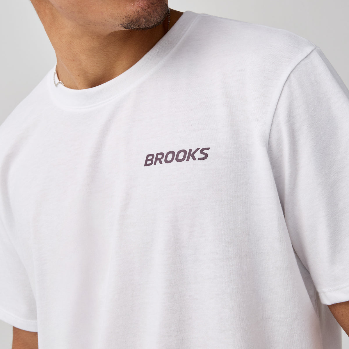 BROOKS GRAPHIC SLEEVE SUETER MEN