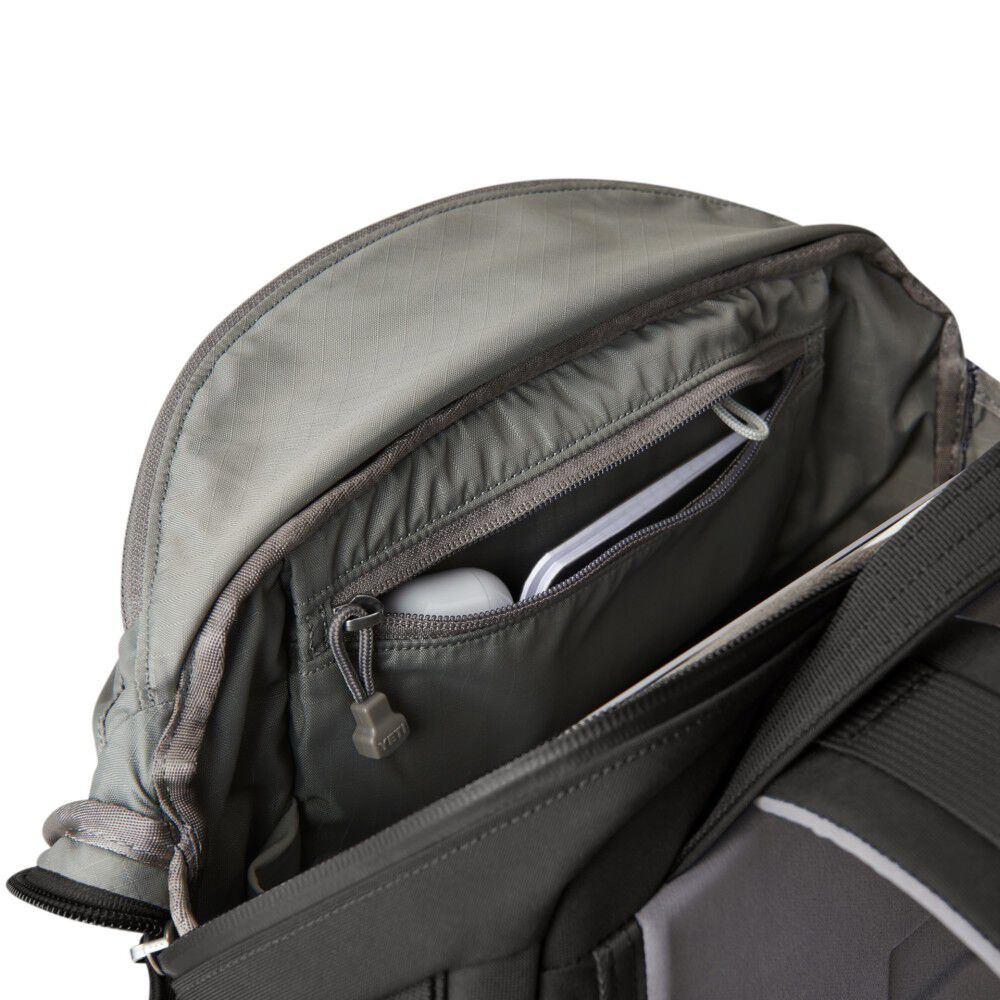 YETI CROSSROADS BACKPACK 22L
